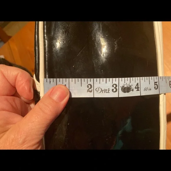 AKDMKS Black and White Handbag - Picture 5 of 9